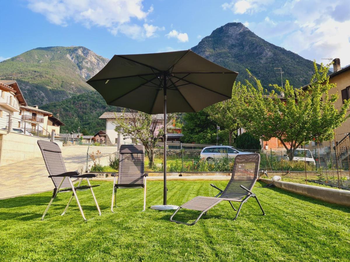 Casa Vacanza Lo Nano Fenis Bagian luar foto